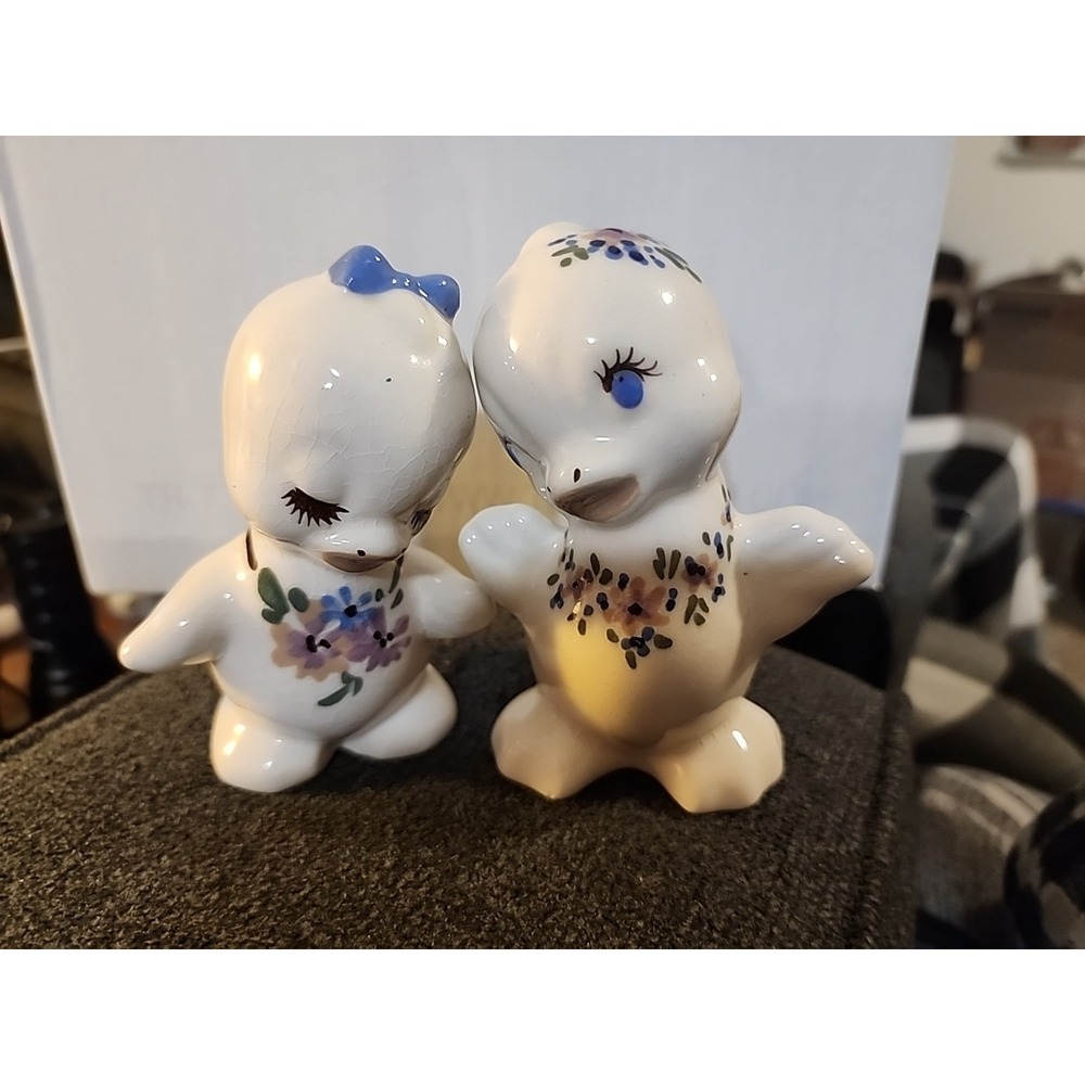 2-‎ Baby Chicks White Porcelain Ceramic Figurine 5 Inches Tall Big Blue Eyes